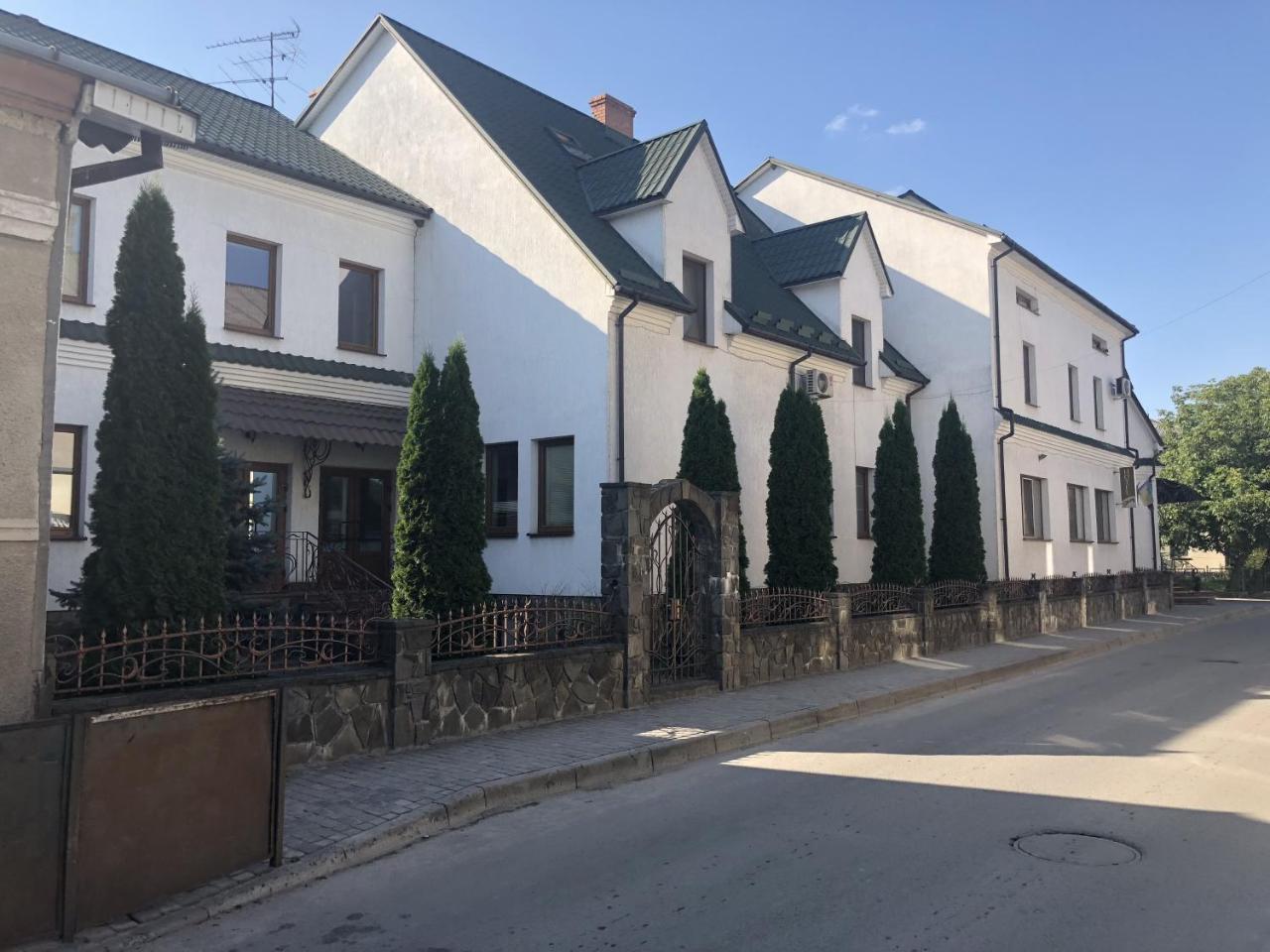 Europe Hotel Brody Exterior photo